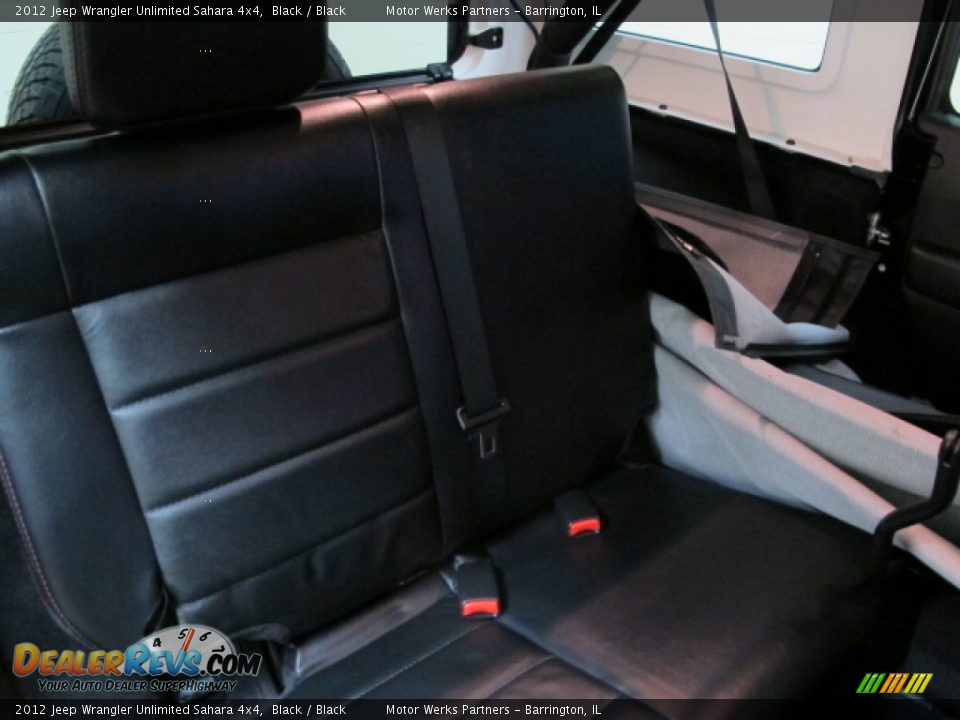 2012 Jeep Wrangler Unlimited Sahara 4x4 Black / Black Photo #22