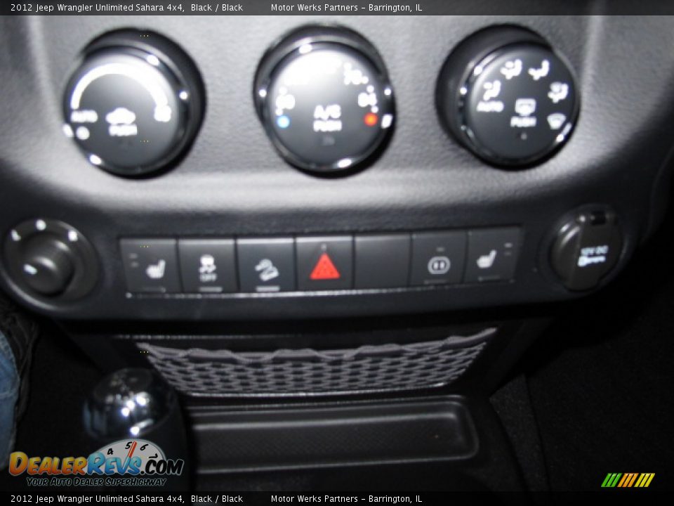 2012 Jeep Wrangler Unlimited Sahara 4x4 Black / Black Photo #30