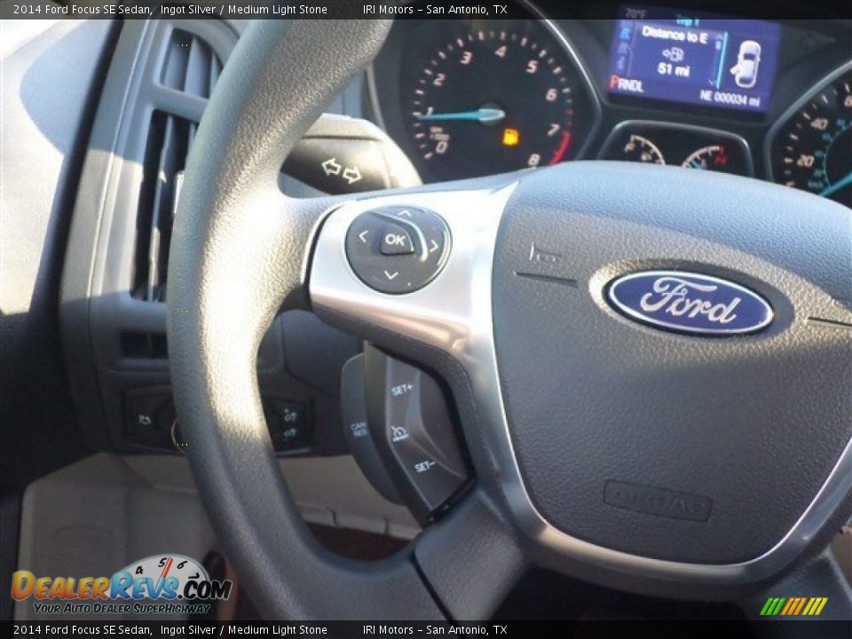 2014 Ford Focus SE Sedan Ingot Silver / Medium Light Stone Photo #18