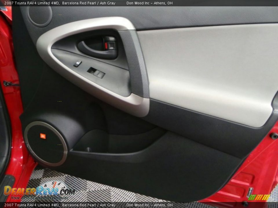 2007 Toyota RAV4 Limited 4WD Barcelona Red Pearl / Ash Gray Photo #15
