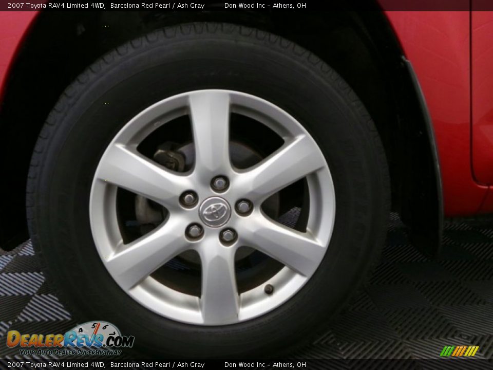 2007 Toyota RAV4 Limited 4WD Barcelona Red Pearl / Ash Gray Photo #28