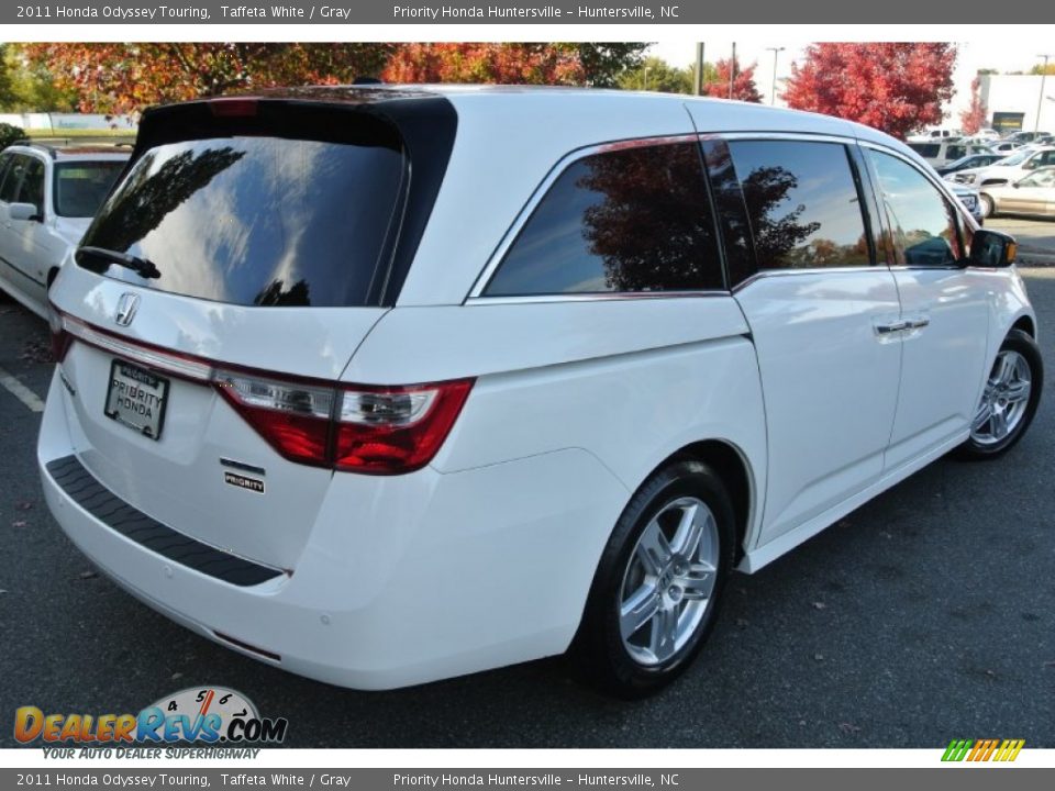 2011 Honda Odyssey Touring Taffeta White / Gray Photo #4