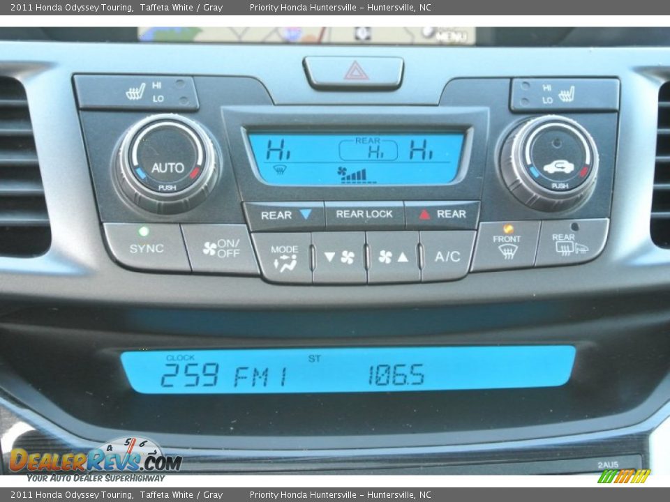 2011 Honda Odyssey Touring Taffeta White / Gray Photo #16