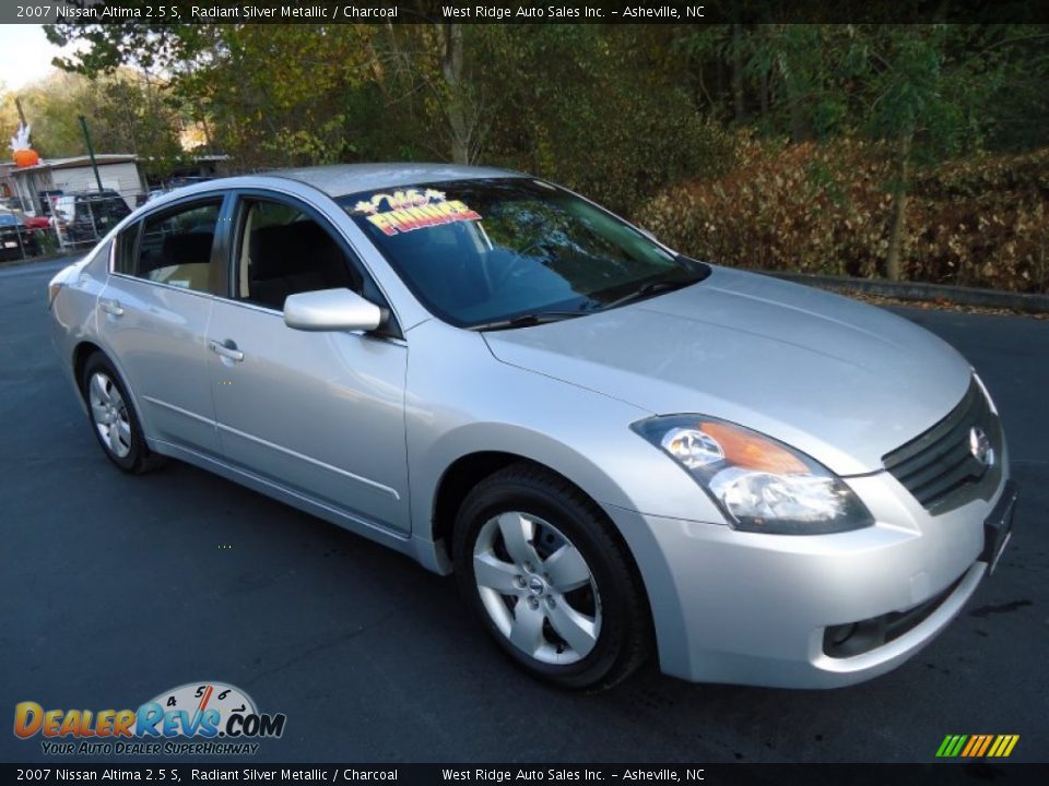 2007 Nissan Altima 2.5 S Radiant Silver Metallic / Charcoal Photo #1