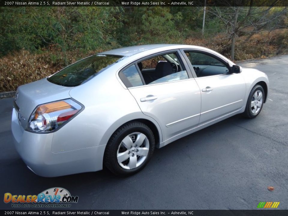 2007 Nissan Altima 2.5 S Radiant Silver Metallic / Charcoal Photo #4