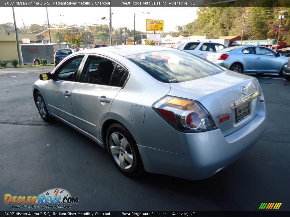 2007 Nissan Altima 2.5 S Radiant Silver Metallic / Charcoal Photo #7