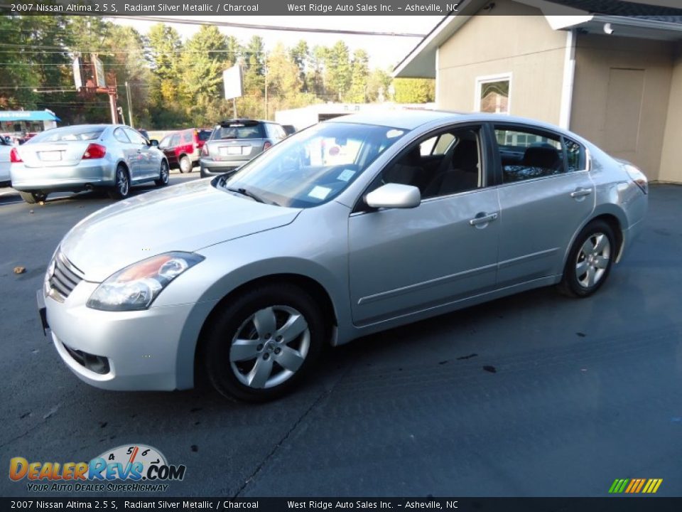 2007 Nissan Altima 2.5 S Radiant Silver Metallic / Charcoal Photo #10
