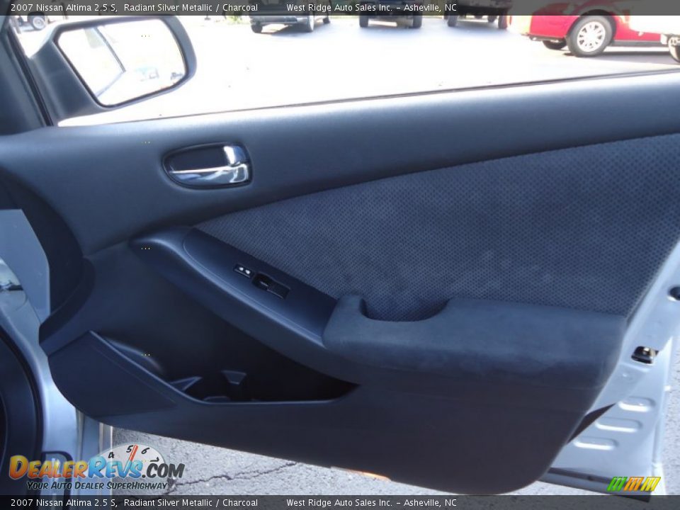 2007 Nissan Altima 2.5 S Radiant Silver Metallic / Charcoal Photo #15