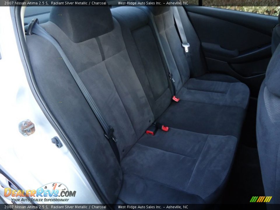 2007 Nissan Altima 2.5 S Radiant Silver Metallic / Charcoal Photo #16