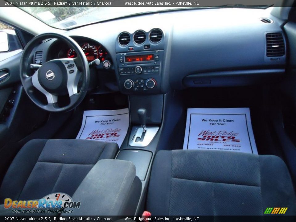 2007 Nissan Altima 2.5 S Radiant Silver Metallic / Charcoal Photo #17