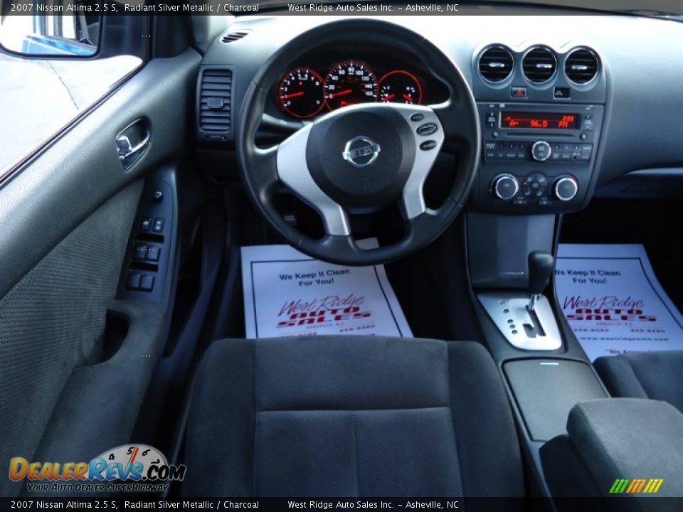 2007 Nissan Altima 2.5 S Radiant Silver Metallic / Charcoal Photo #19