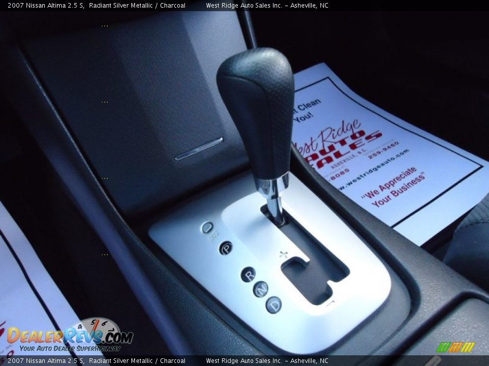 2007 Nissan Altima 2.5 S Radiant Silver Metallic / Charcoal Photo #26