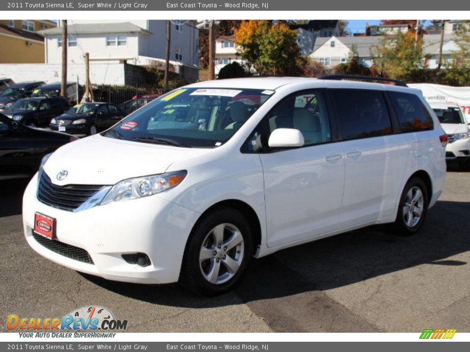 2011 Toyota Sienna LE Super White / Light Gray Photo #3