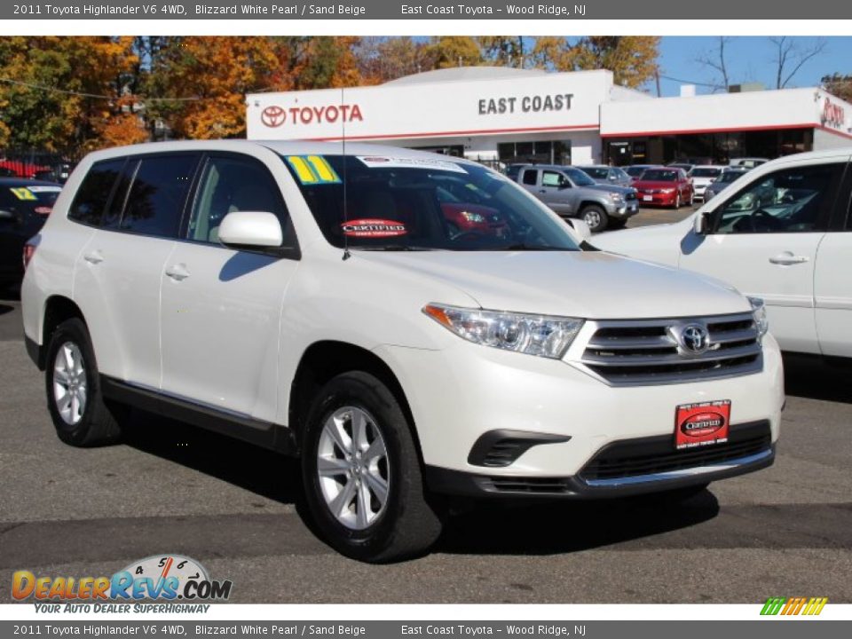 2011 Toyota Highlander V6 4WD Blizzard White Pearl / Sand Beige Photo #1