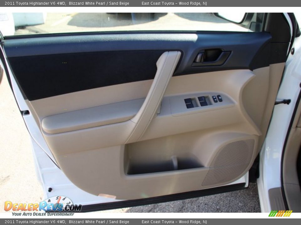 2011 Toyota Highlander V6 4WD Blizzard White Pearl / Sand Beige Photo #6