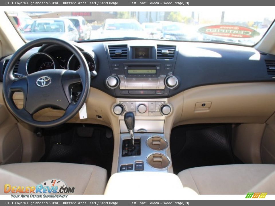 2011 Toyota Highlander V6 4WD Blizzard White Pearl / Sand Beige Photo #10