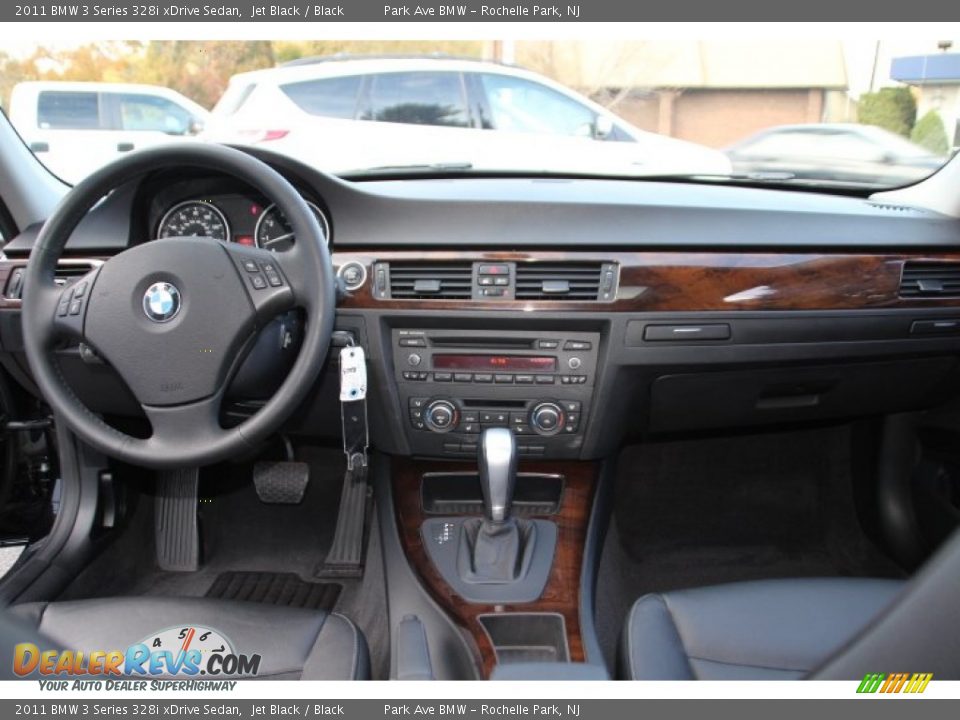 2011 BMW 3 Series 328i xDrive Sedan Jet Black / Black Photo #13