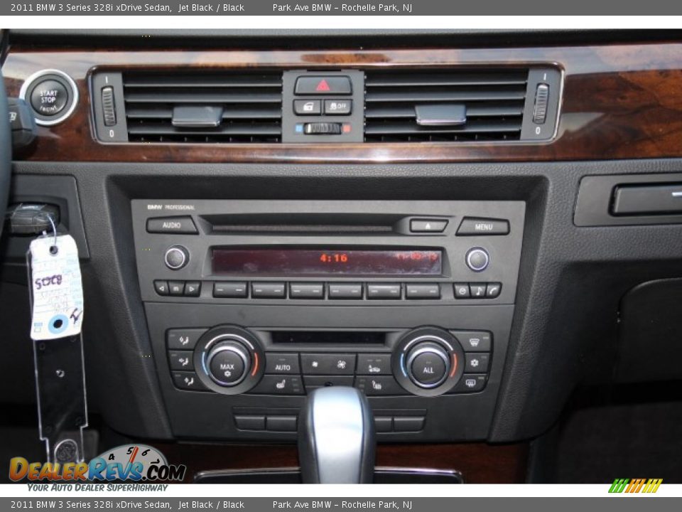2011 BMW 3 Series 328i xDrive Sedan Jet Black / Black Photo #14