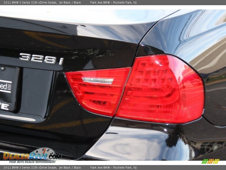 2011 BMW 3 Series 328i xDrive Sedan Jet Black / Black Photo #21