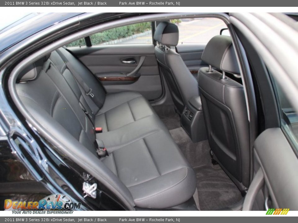 2011 BMW 3 Series 328i xDrive Sedan Jet Black / Black Photo #23