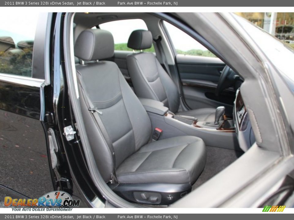 2011 BMW 3 Series 328i xDrive Sedan Jet Black / Black Photo #27