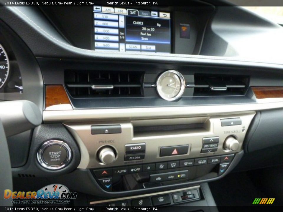 Controls of 2014 Lexus ES 350 Photo #18