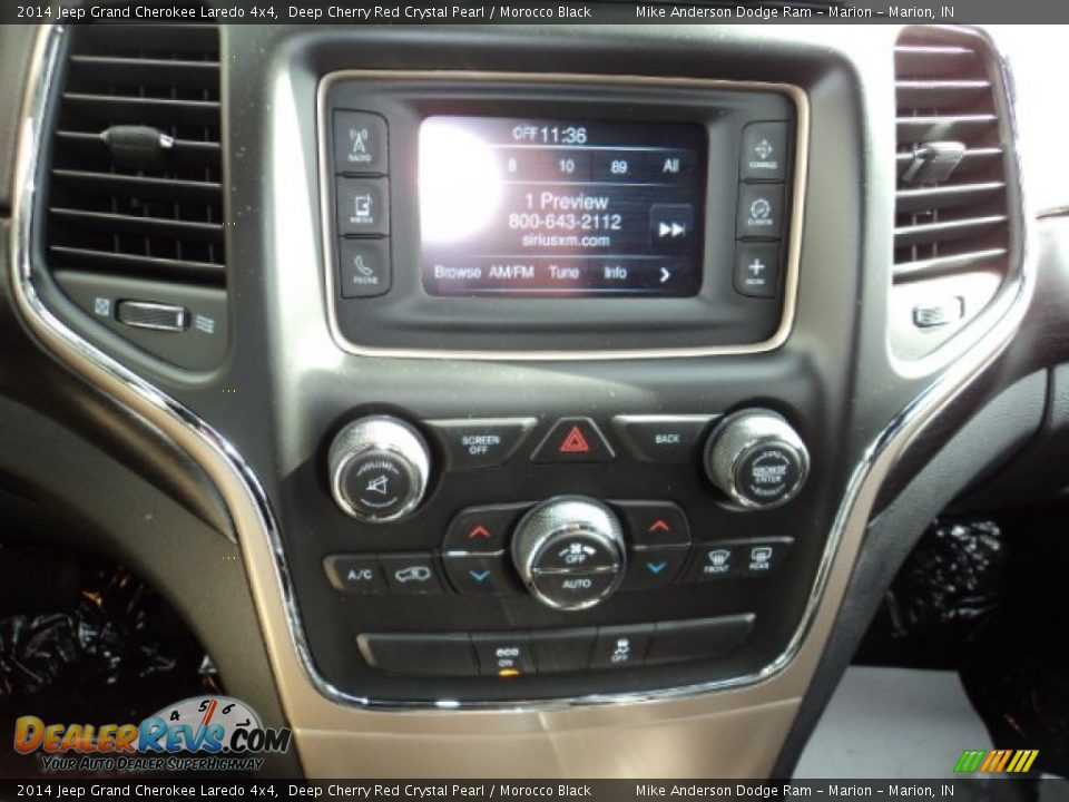 Controls of 2014 Jeep Grand Cherokee Laredo 4x4 Photo #6