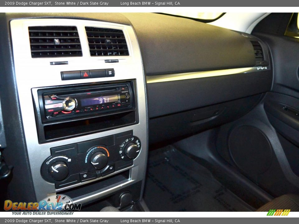 2009 Dodge Charger SXT Stone White / Dark Slate Gray Photo #22