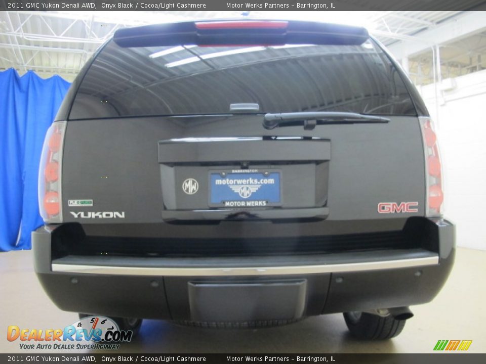 2011 GMC Yukon Denali AWD Onyx Black / Cocoa/Light Cashmere Photo #8