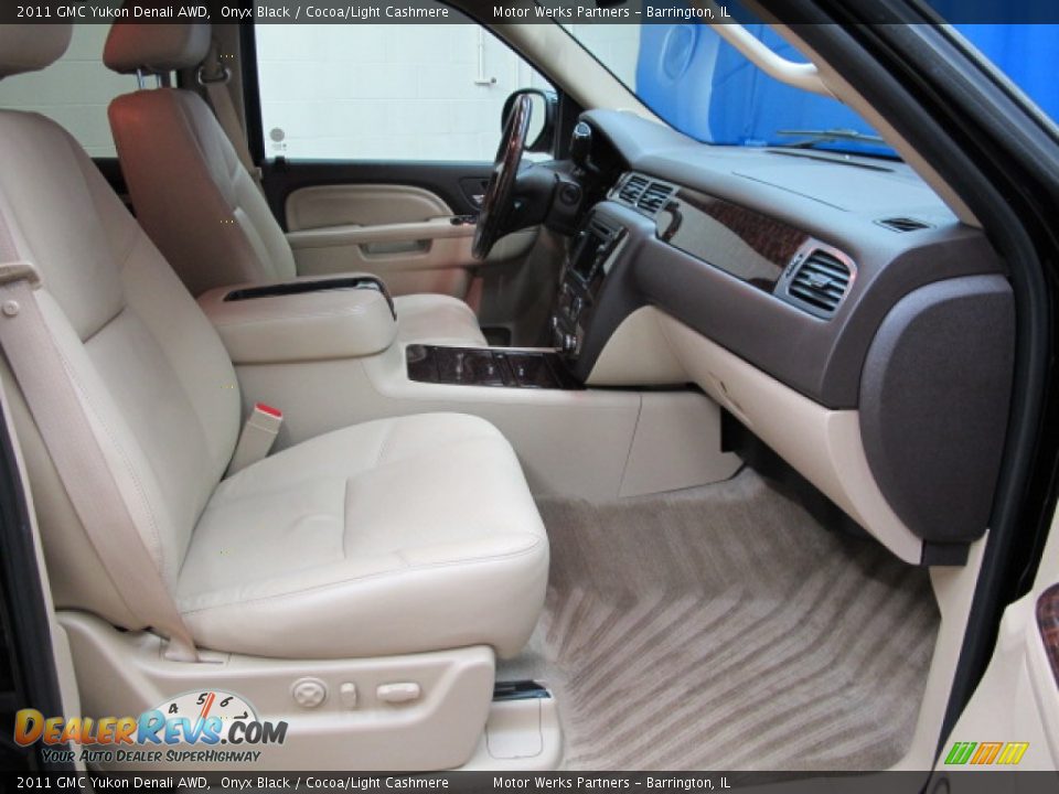 2011 GMC Yukon Denali AWD Onyx Black / Cocoa/Light Cashmere Photo #25