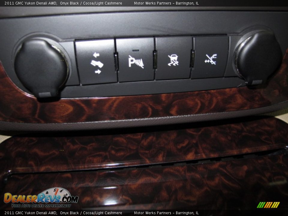 2011 GMC Yukon Denali AWD Onyx Black / Cocoa/Light Cashmere Photo #34