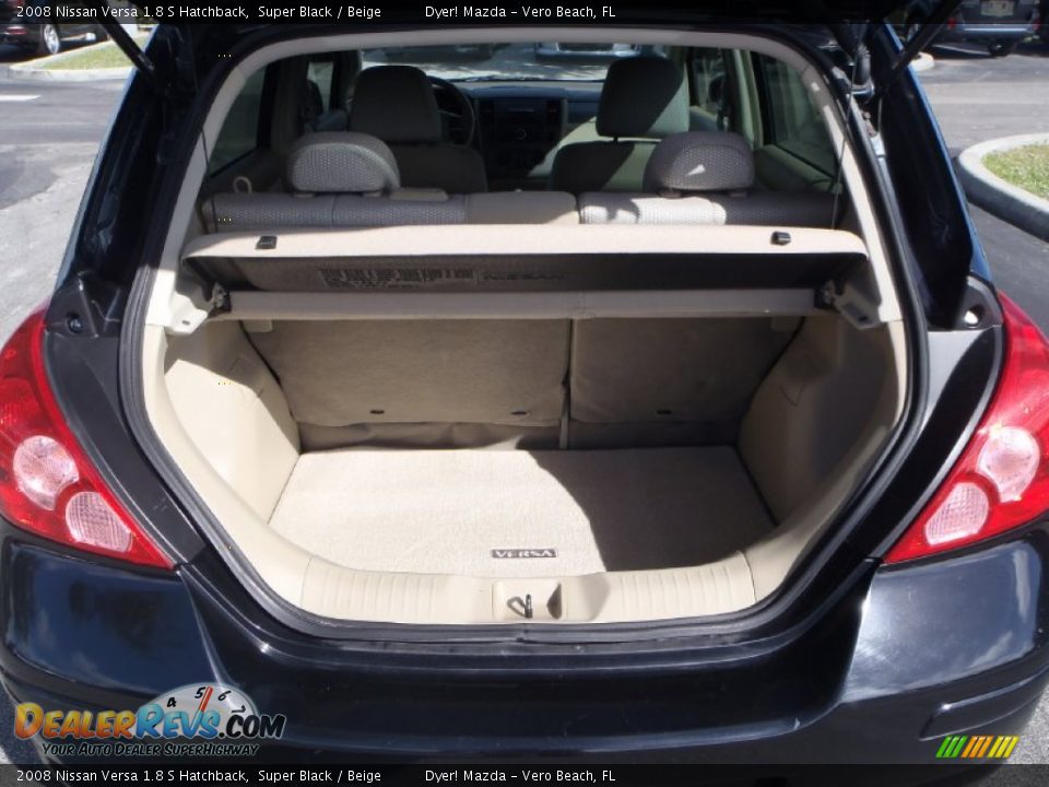 2008 Nissan Versa 1.8 S Hatchback Super Black / Beige Photo #5