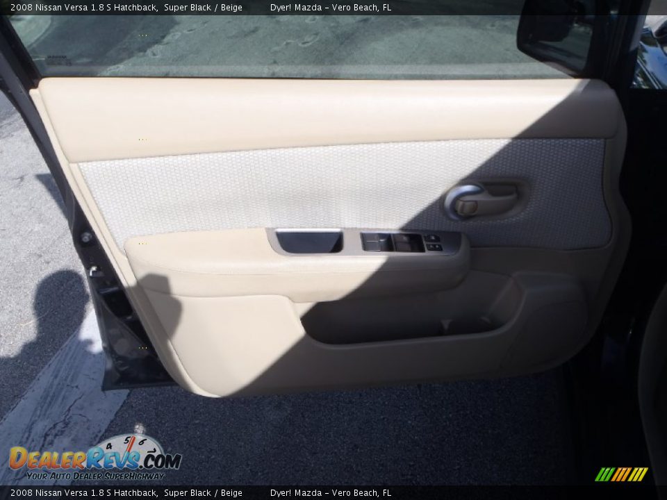 2008 Nissan Versa 1.8 S Hatchback Super Black / Beige Photo #10