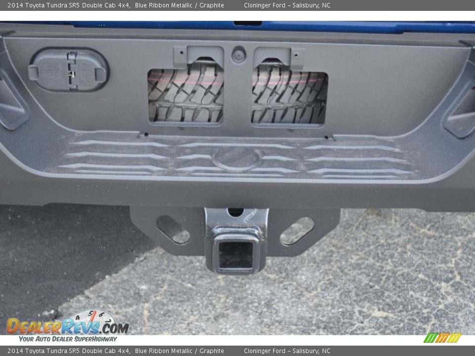 2014 Toyota Tundra SR5 Double Cab 4x4 Blue Ribbon Metallic / Graphite Photo #9