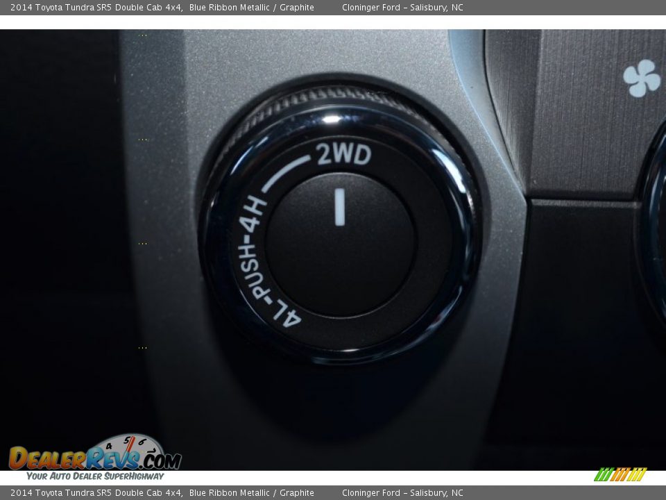 2014 Toyota Tundra SR5 Double Cab 4x4 Blue Ribbon Metallic / Graphite Photo #16