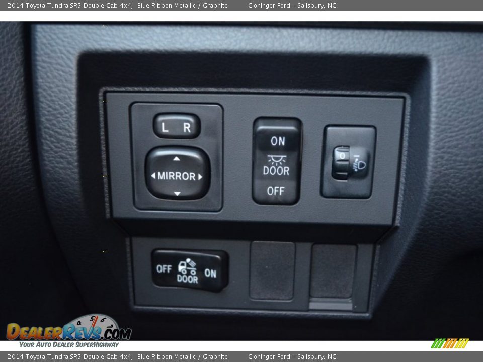 2014 Toyota Tundra SR5 Double Cab 4x4 Blue Ribbon Metallic / Graphite Photo #20