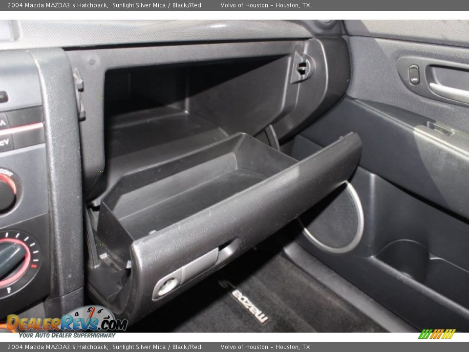 2004 Mazda MAZDA3 s Hatchback Sunlight Silver Mica / Black/Red Photo #18