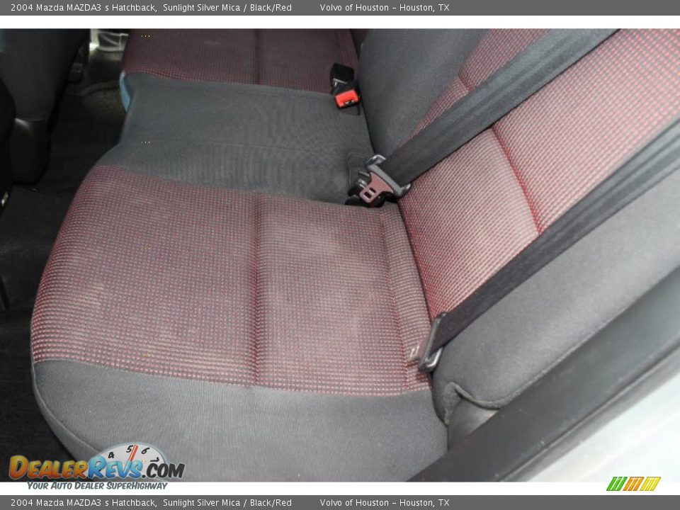 2004 Mazda MAZDA3 s Hatchback Sunlight Silver Mica / Black/Red Photo #25
