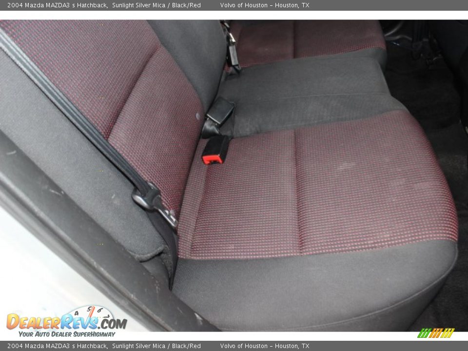 2004 Mazda MAZDA3 s Hatchback Sunlight Silver Mica / Black/Red Photo #30