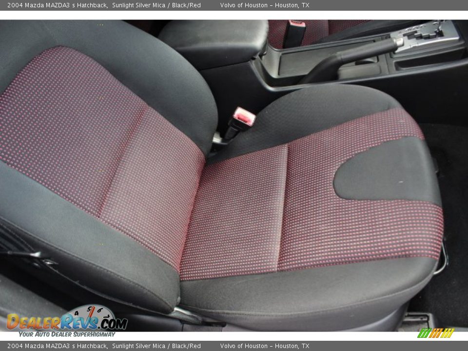 2004 Mazda MAZDA3 s Hatchback Sunlight Silver Mica / Black/Red Photo #33