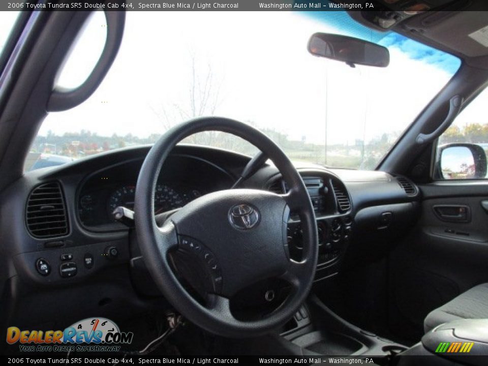 2006 Toyota Tundra SR5 Double Cab 4x4 Spectra Blue Mica / Light Charcoal Photo #10