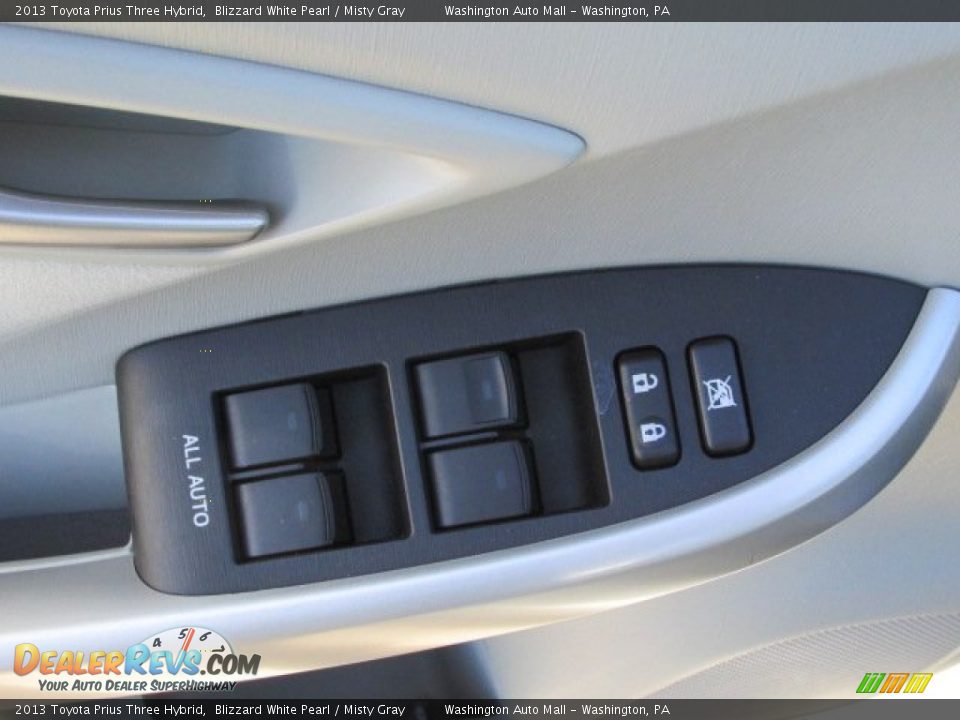 2013 Toyota Prius Three Hybrid Blizzard White Pearl / Misty Gray Photo #12