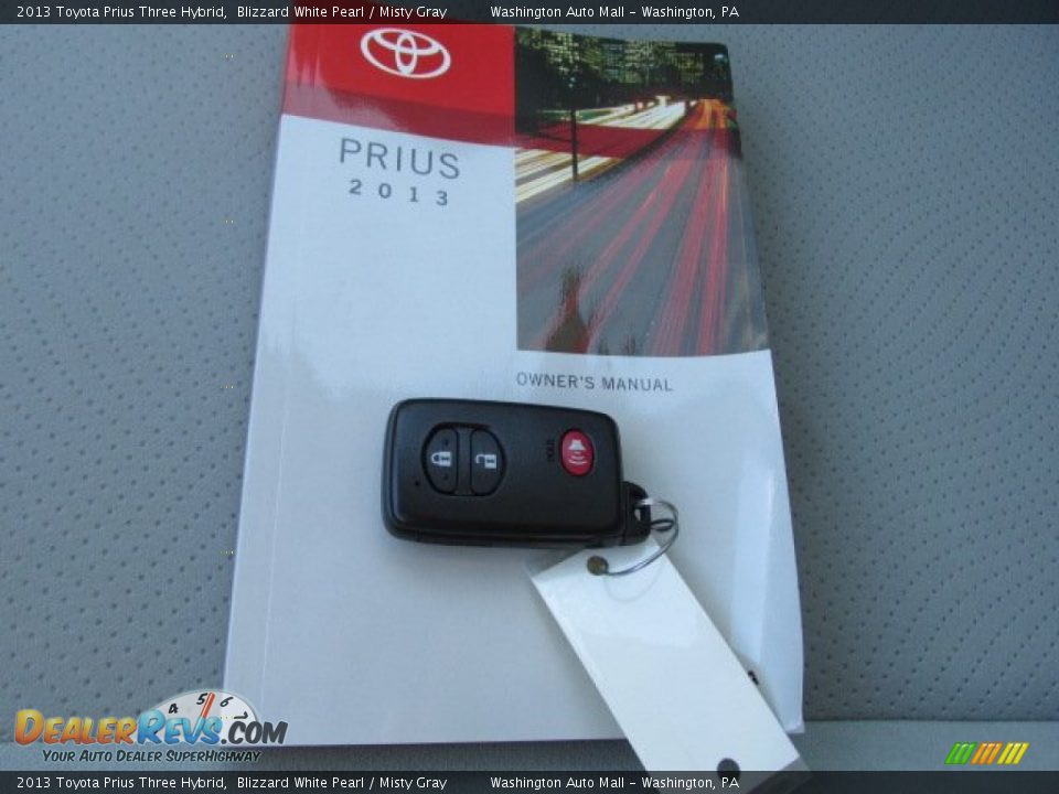 2013 Toyota Prius Three Hybrid Blizzard White Pearl / Misty Gray Photo #18