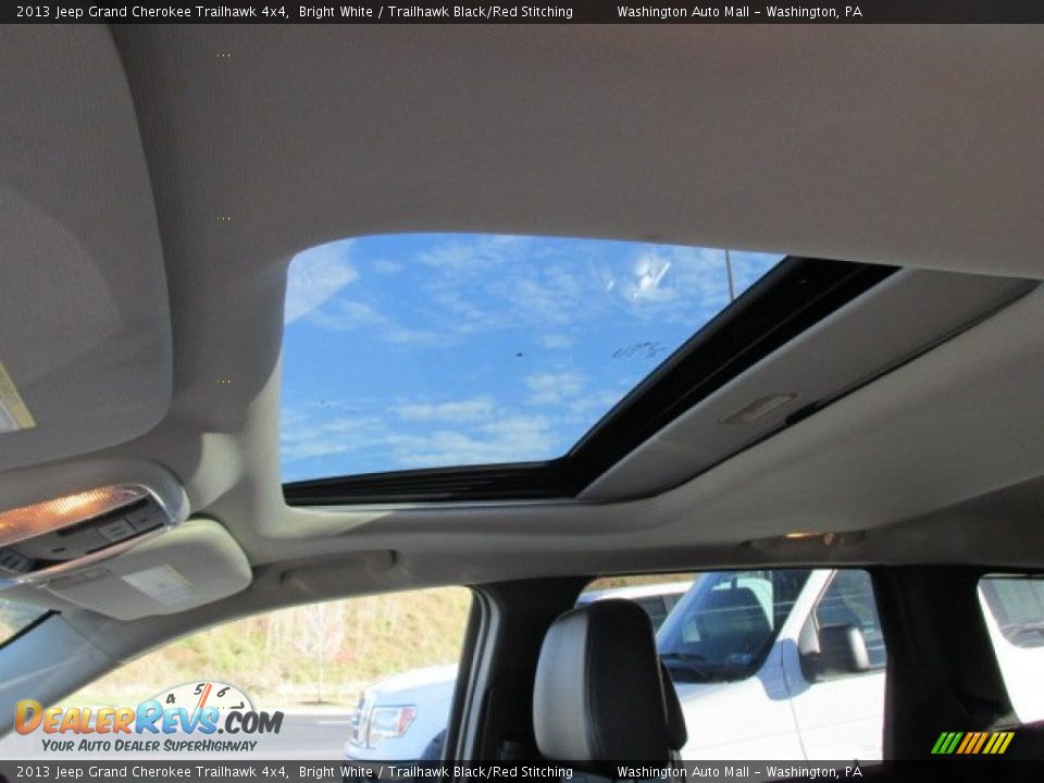 2013 Jeep Grand Cherokee Trailhawk 4x4 Bright White / Trailhawk Black/Red Stitching Photo #9