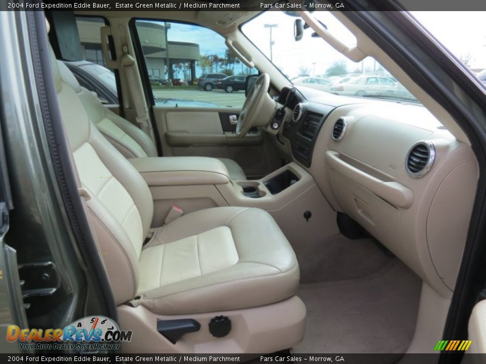 Front Seat of 2004 Ford Expedition Eddie Bauer Photo #11