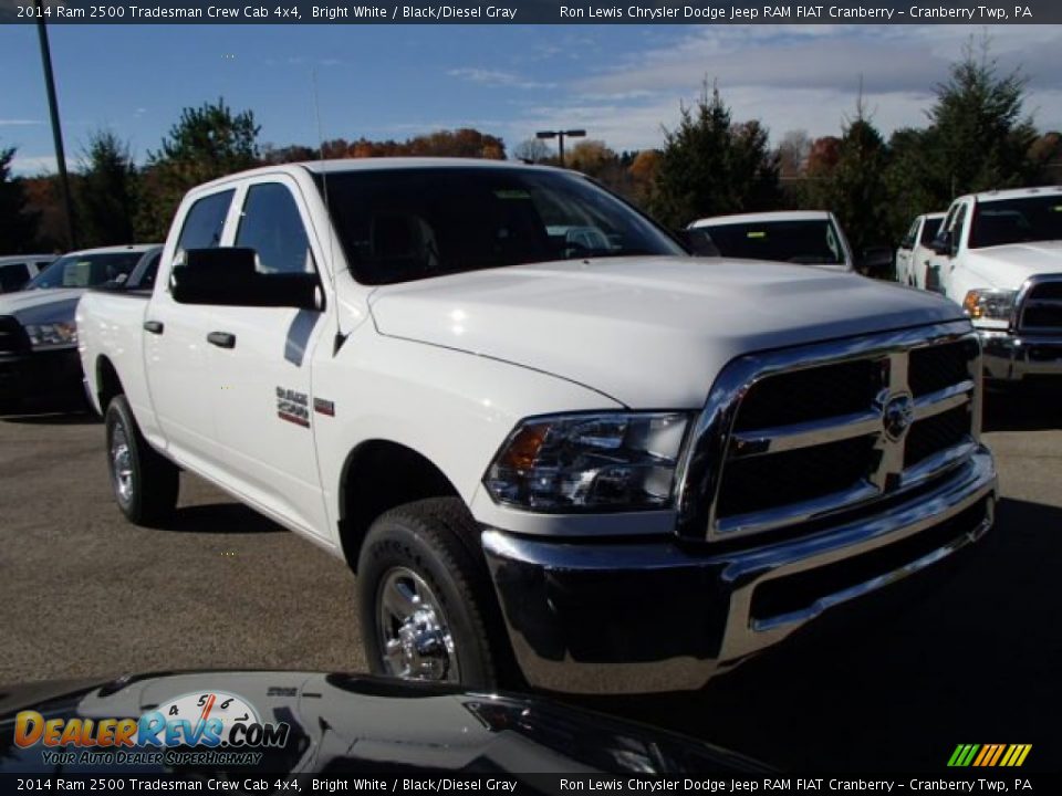 2014 Ram 2500 Tradesman Crew Cab 4x4 Bright White / Black/Diesel Gray Photo #4
