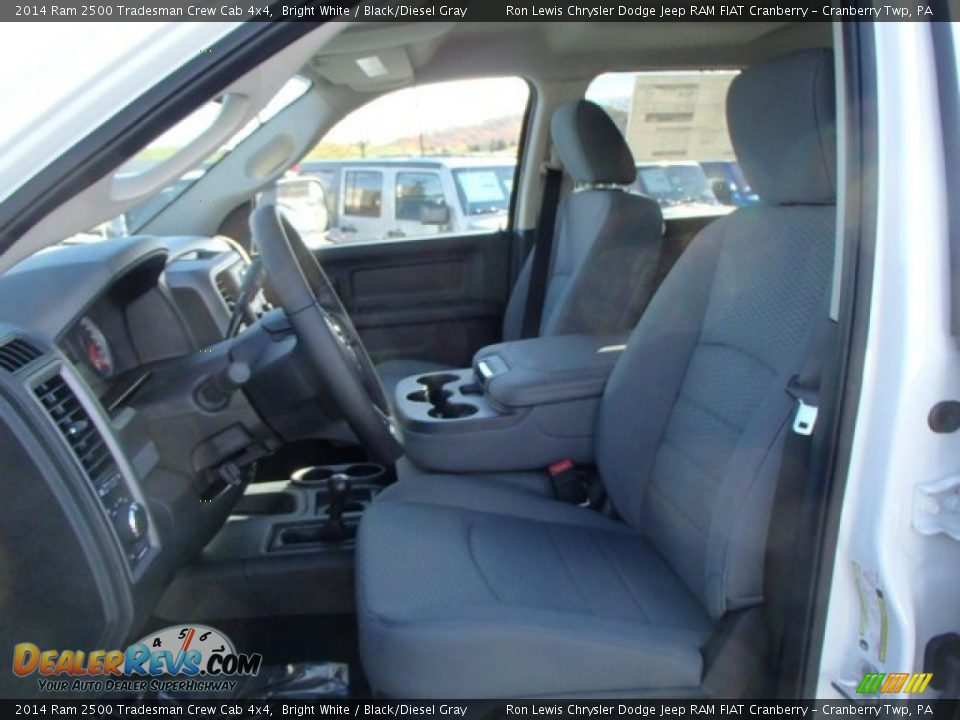 2014 Ram 2500 Tradesman Crew Cab 4x4 Bright White / Black/Diesel Gray Photo #10