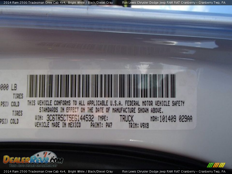 2014 Ram 2500 Tradesman Crew Cab 4x4 Bright White / Black/Diesel Gray Photo #20