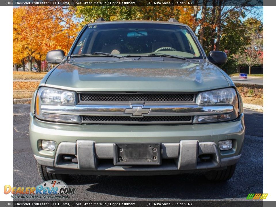 2004 Chevrolet TrailBlazer EXT LS 4x4 Silver Green Metallic / Light Cashmere Photo #2