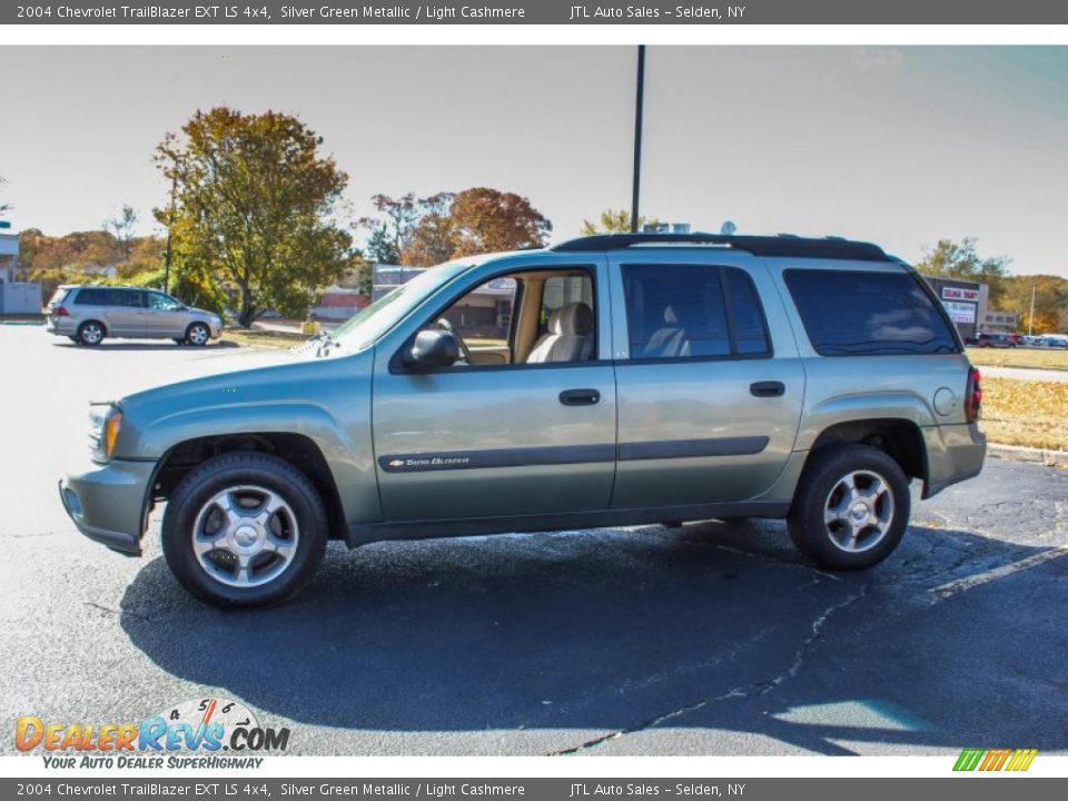 2004 Chevrolet TrailBlazer EXT LS 4x4 Silver Green Metallic / Light Cashmere Photo #3